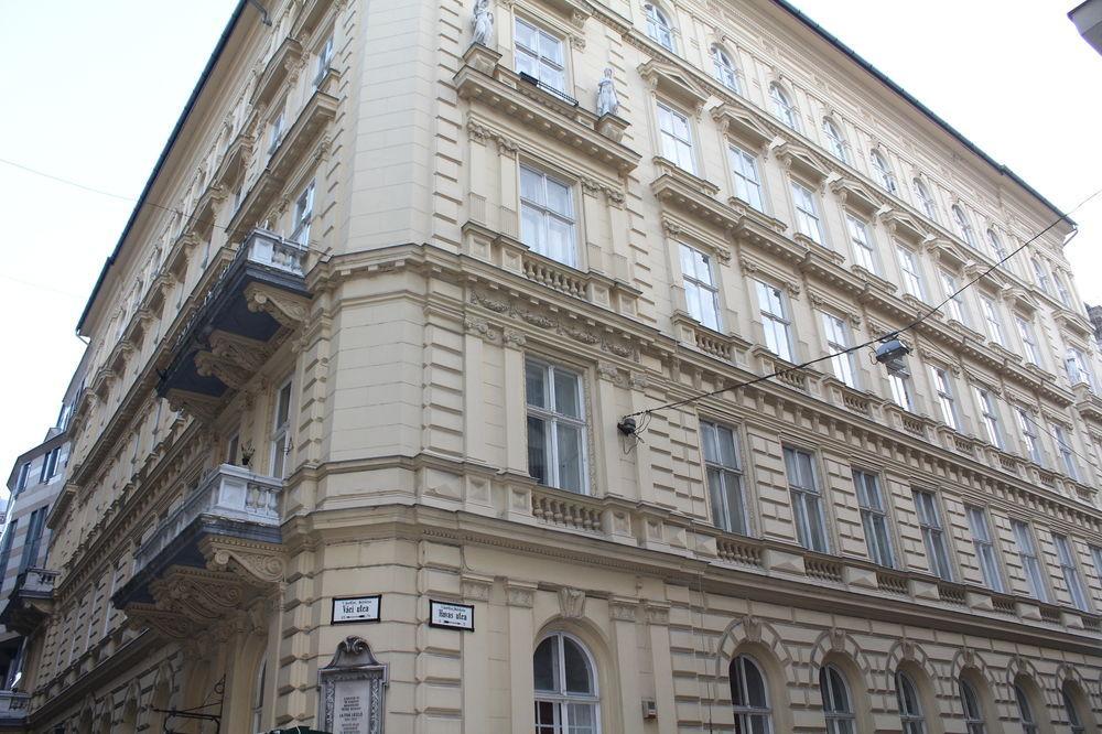 Old Monarchia Hotel Budapest Eksteriør billede